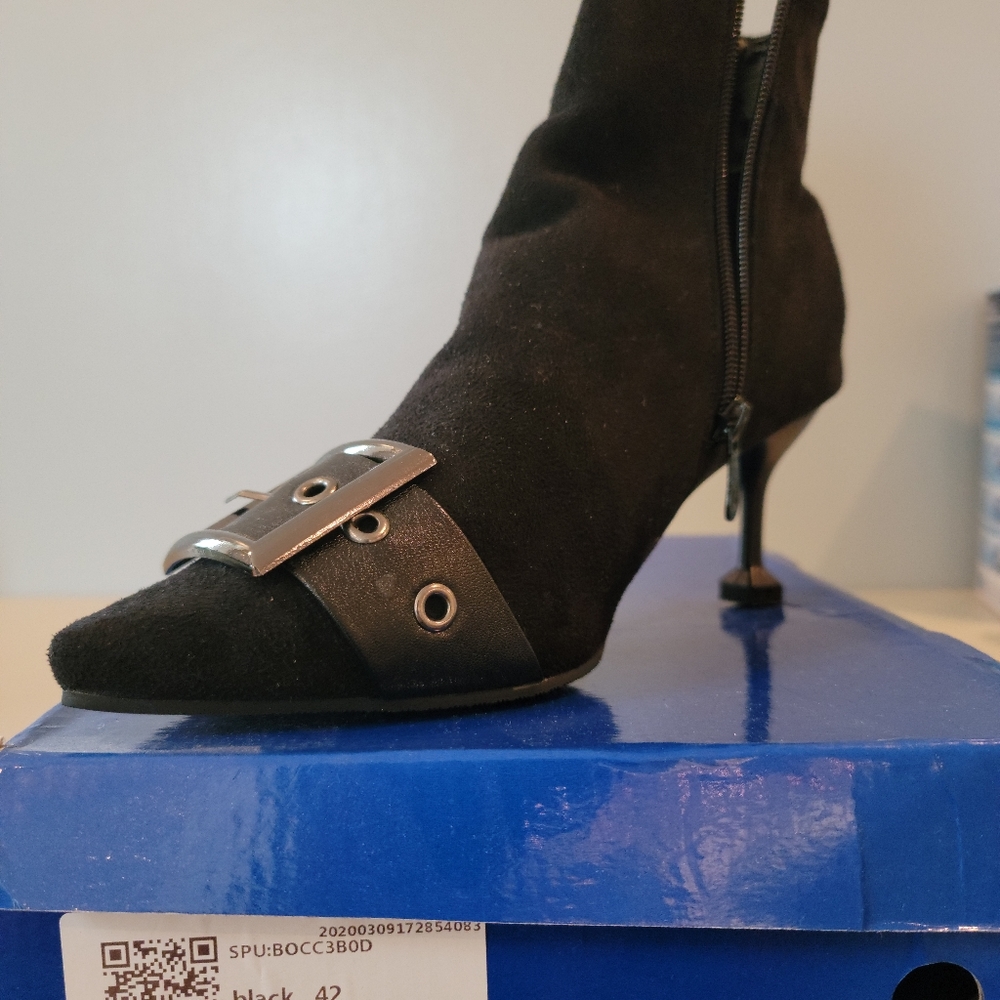 Shoes, White Mountain  Black Suede books 9.5 2.5 inch heel